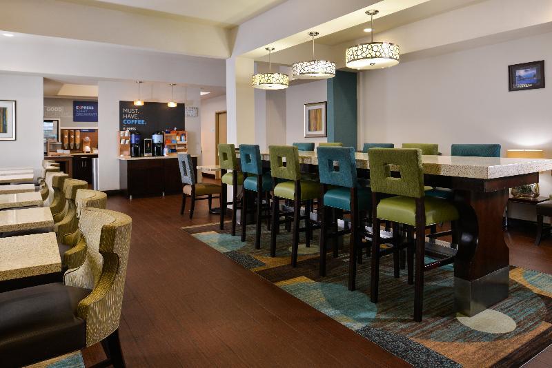 Holiday Inn Express Montgomery East I-85 By Ihg Exterior photo